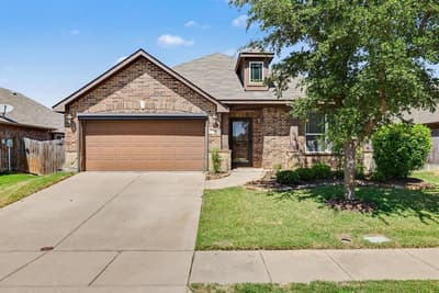 8305 Spitfire Trail, Aubrey TX 76227