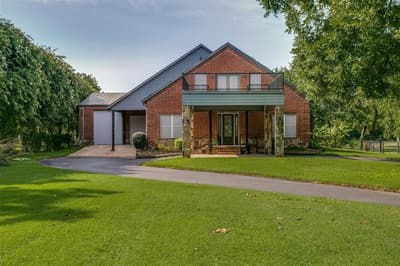 1290 Fox Lane, Burleson TX 76028
