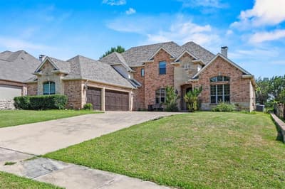 804 Bentwater Parkway, Grand Prairie TX 75104