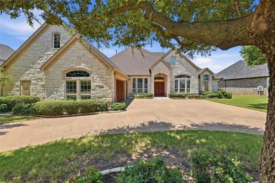2703 Waters Edge Drive, Granbury TX 76048
