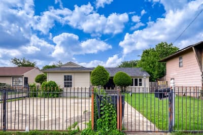 1017 Hoke Smith Drive, Dallas TX 75224