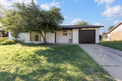 6110 Ivy Hill Road, Fort Worth TX 76135 - Photo 2