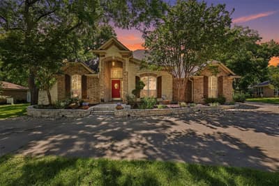8904 Woodlawn Drive, Granbury TX 76049