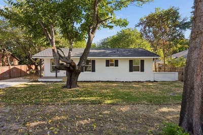 238 Oakwood Circle, Shady Shores TX 76208 - Photo 2