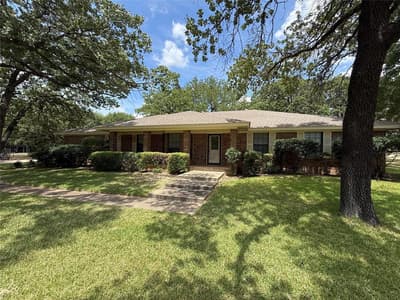 136 Busey Boulevard, Decatur TX 76234 - Photo 2