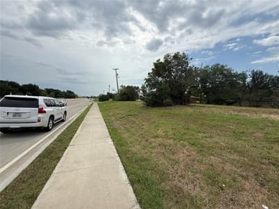 4724 N University Drive, Denton TX 76208 - Photo 2