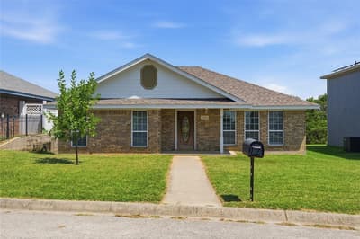 2323 Jodi Lane, Gainesville TX 76240 - Photo 2
