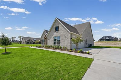 701 Water Side Drive, Van Alstyne TX 75495 - Photo 2