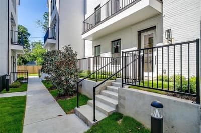 135 Thornton Street, Arlington TX 76013 - Photo 4