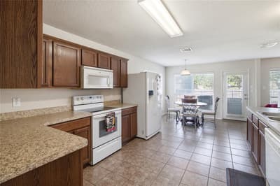 812 Cayotillo Street, Lancaster TX 75146 - Photo 5