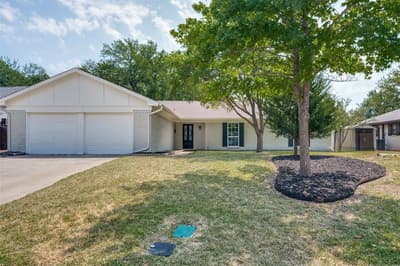 2904 Steve Drive, Hurst TX 76054