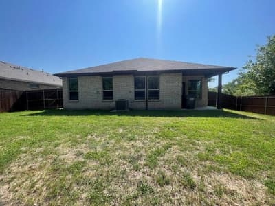 2607 Golden Bell Drive, Glenn Heights TX 75154 - Photo 2