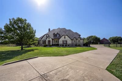 1501 Willow Tree Drive, Fort Worth TX 76052 - Photo 2