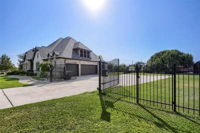 1501 Willow Tree Drive, Fort Worth TX 76052 - Photo 3