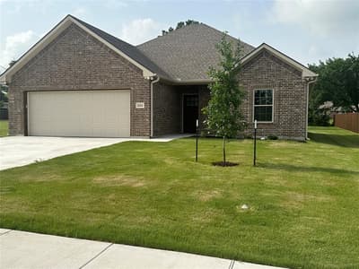 204 Ella Street, Whitesboro TX 76273