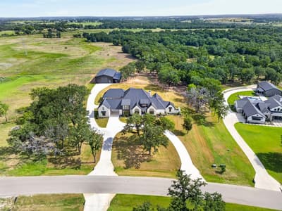 536 Royal Santana Run, Weatherford TX 76087