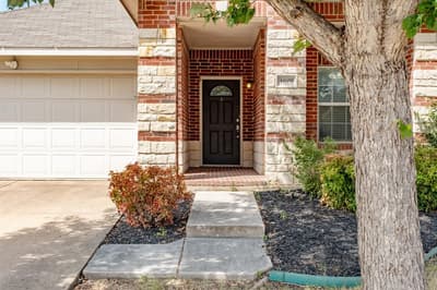 4605 Prairie Crossing Drive, Fort Worth TX 76244 - Photo 5