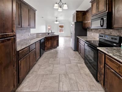112 Halifax Circle, Palmer TX 75152 - Photo 2