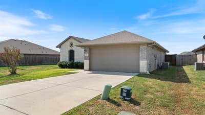 121 Willowbend Loop, Mabank TX 75147 - Photo 2