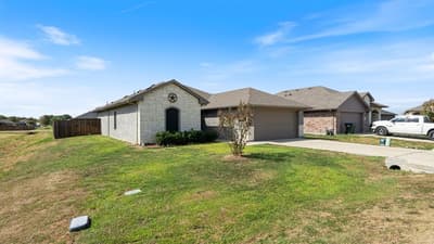 121 Willowbend Loop, Mabank TX 75147 - Photo 3