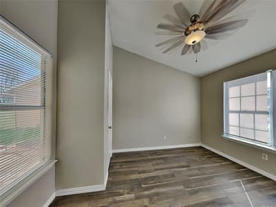 1621 Scottsdale Drive, Arlington TX 76018 - Photo 5