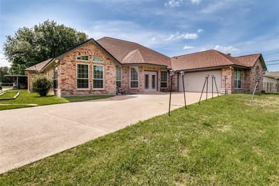 1425 Tobie Layne Street, Benbrook TX 76126