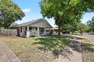 700 Cristler Avenue, Dallas TX 75223 - Photo 3
