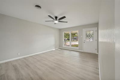 800 Sherwood Drive, Arlington TX 76013 - Photo 4