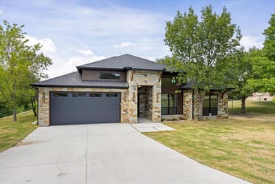 210 Knob Hill Drive, Granbury TX 76048 - Photo 2