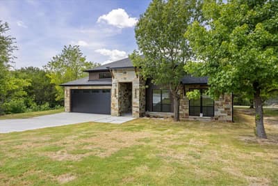 210 Knob Hill Drive, Granbury TX 76048 - Photo 3