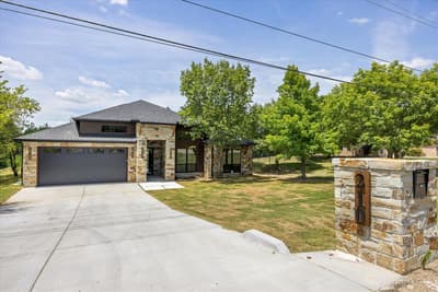 210 Knob Hill Drive, Granbury TX 76048 - Photo 5