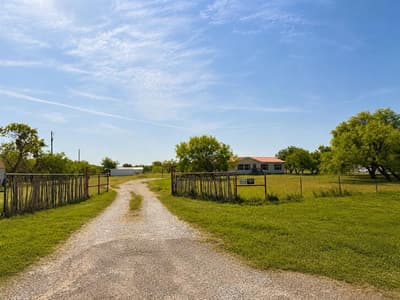 155 N Swanson Road, Mineral Wells TX 76067 - Photo 2