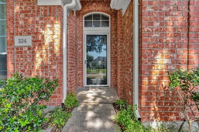 334 Touchdown Drive, Irving TX 75063 - Photo 2