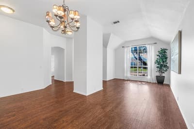 334 Touchdown Drive, Irving TX 75063 - Photo 5
