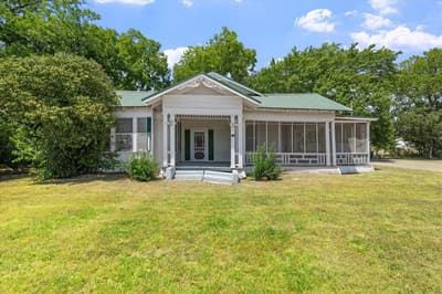 106 N 1st Street W, Dawson TX 76639