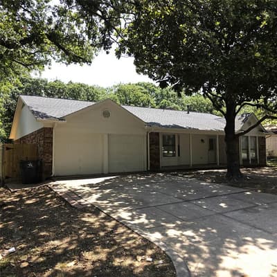 5525 Parliament Drive, Arlington TX 76017 - Photo 2