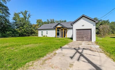 369 Pine Chase Street, Van TX 75790