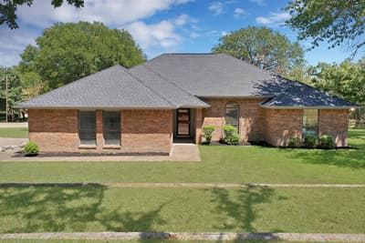 113 Cottonwood Court, Hudson Oaks TX 76087