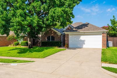 1119 Marshall Drive, Euless TX 76039 - Photo 2
