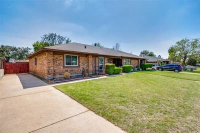 109 Hickory Springs Drive, Euless TX 76039 - Photo 2
