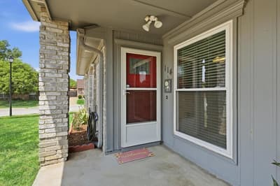 114 Glade Shadow Drive, Euless TX 76039 - Photo 2