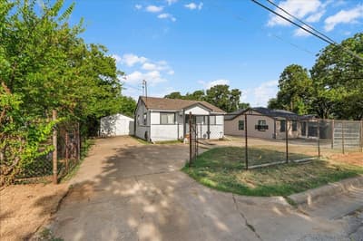 1828 Arch Street, Fort Worth TX 76105 - Photo 3