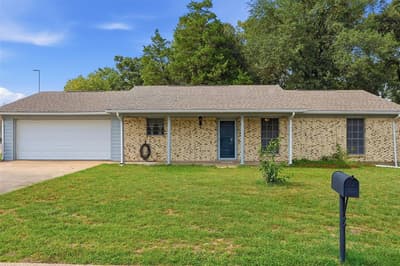 108 Brenda Dr., Mount Pleasant TX 75455