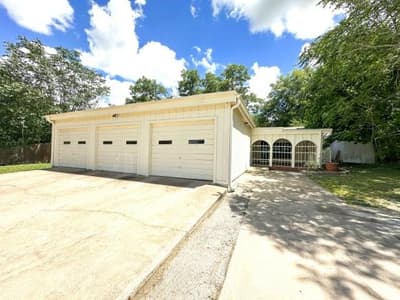 302 W Highland Avenue, Comanche TX 76442