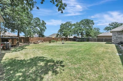917 E 3rd Street, Springtown TX 76082 - Photo 5