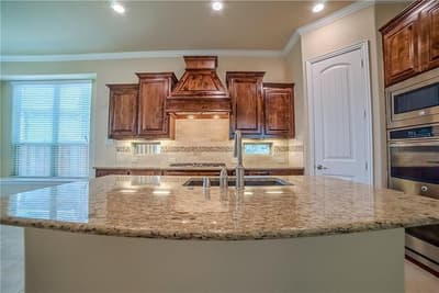 7124 Isle Royal Lane, Irving TX 75063 - Photo 4
