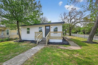 3500 Baylor Street, Fort Worth TX 76119 - Photo 2