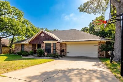 22 Greenbriar Street, Mineral Wells TX 76067