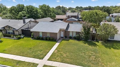 2224 Crockett Drive, Carrollton TX 75006 - Photo 2