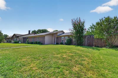 2224 Crockett Drive, Carrollton TX 75006 - Photo 4